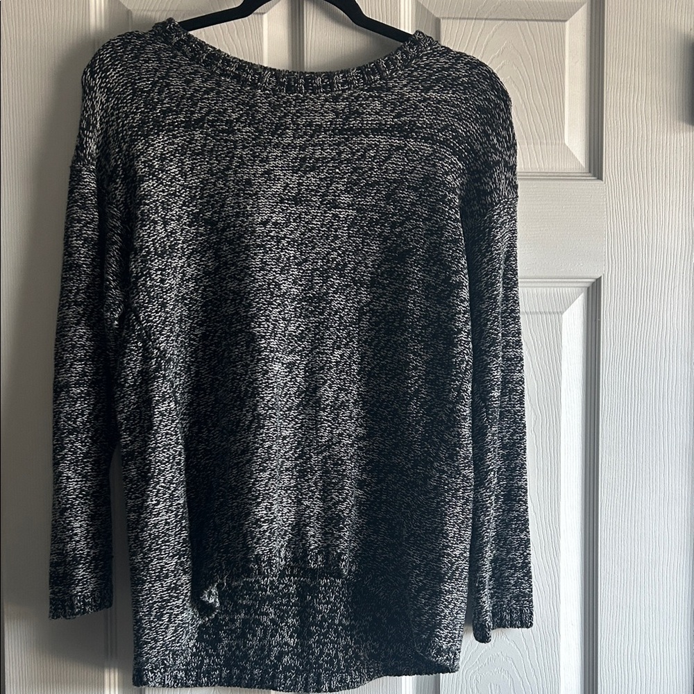 Women's Black and Gray Sweater